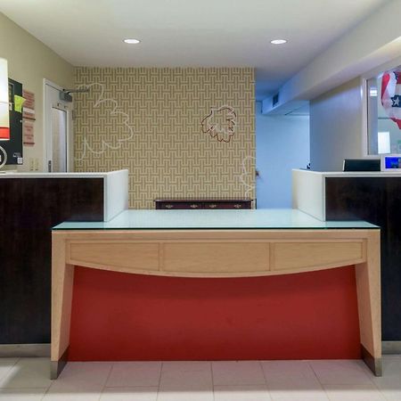 Mainstay Suites Hartford Меридън Екстериор снимка