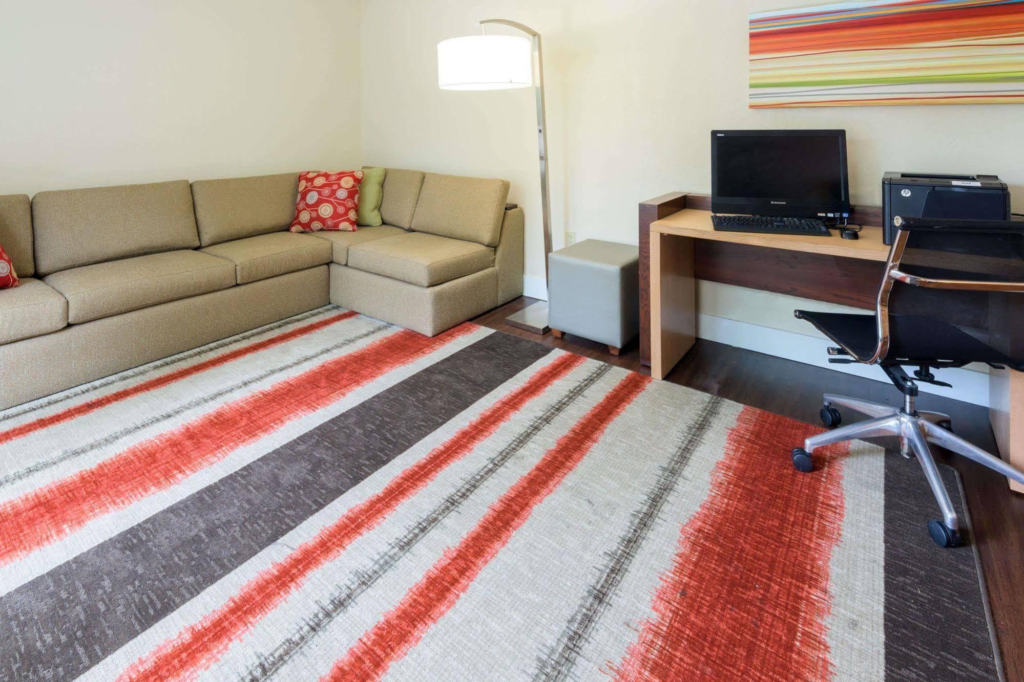 Mainstay Suites Hartford Меридън Екстериор снимка