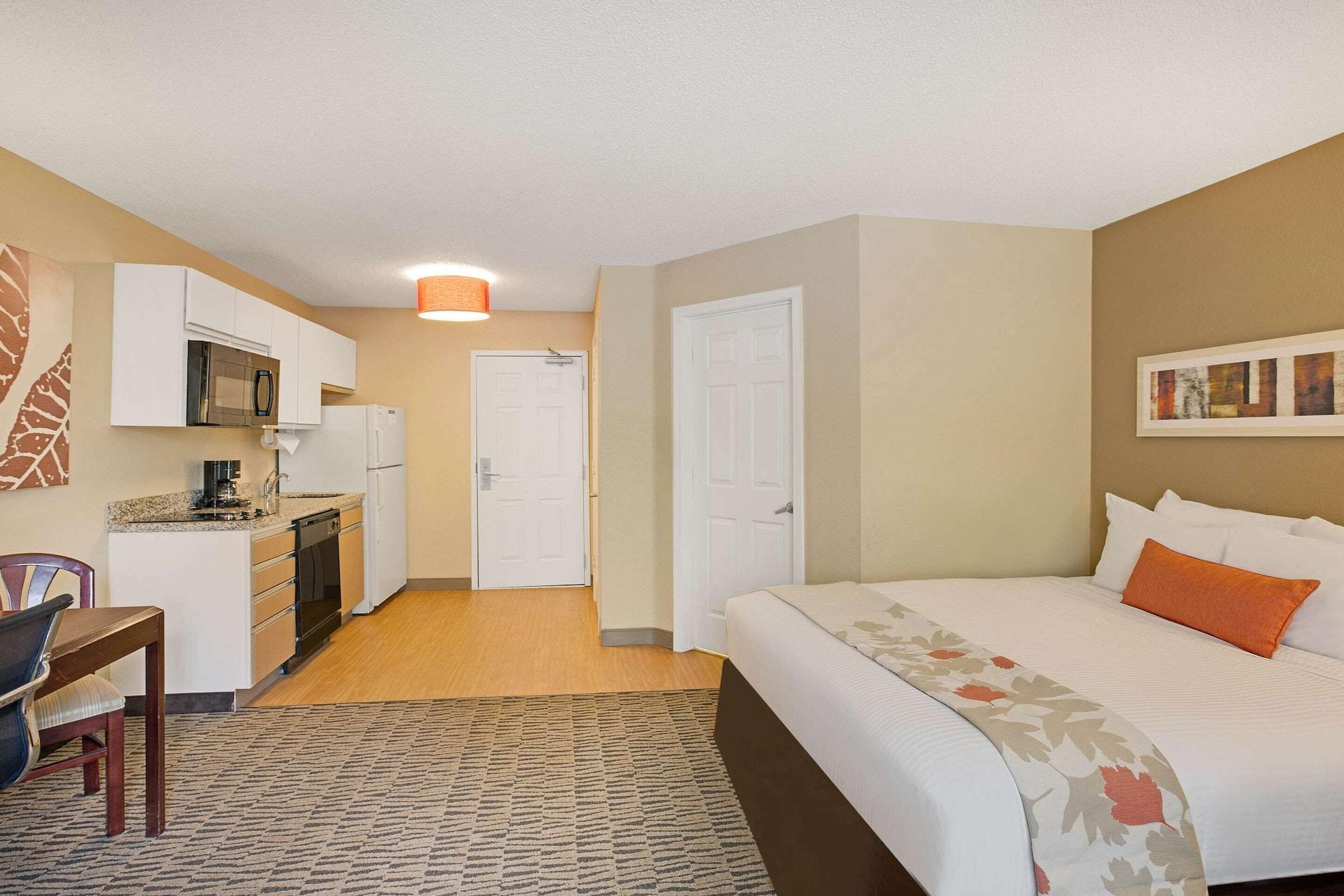 Mainstay Suites Hartford Меридън Екстериор снимка
