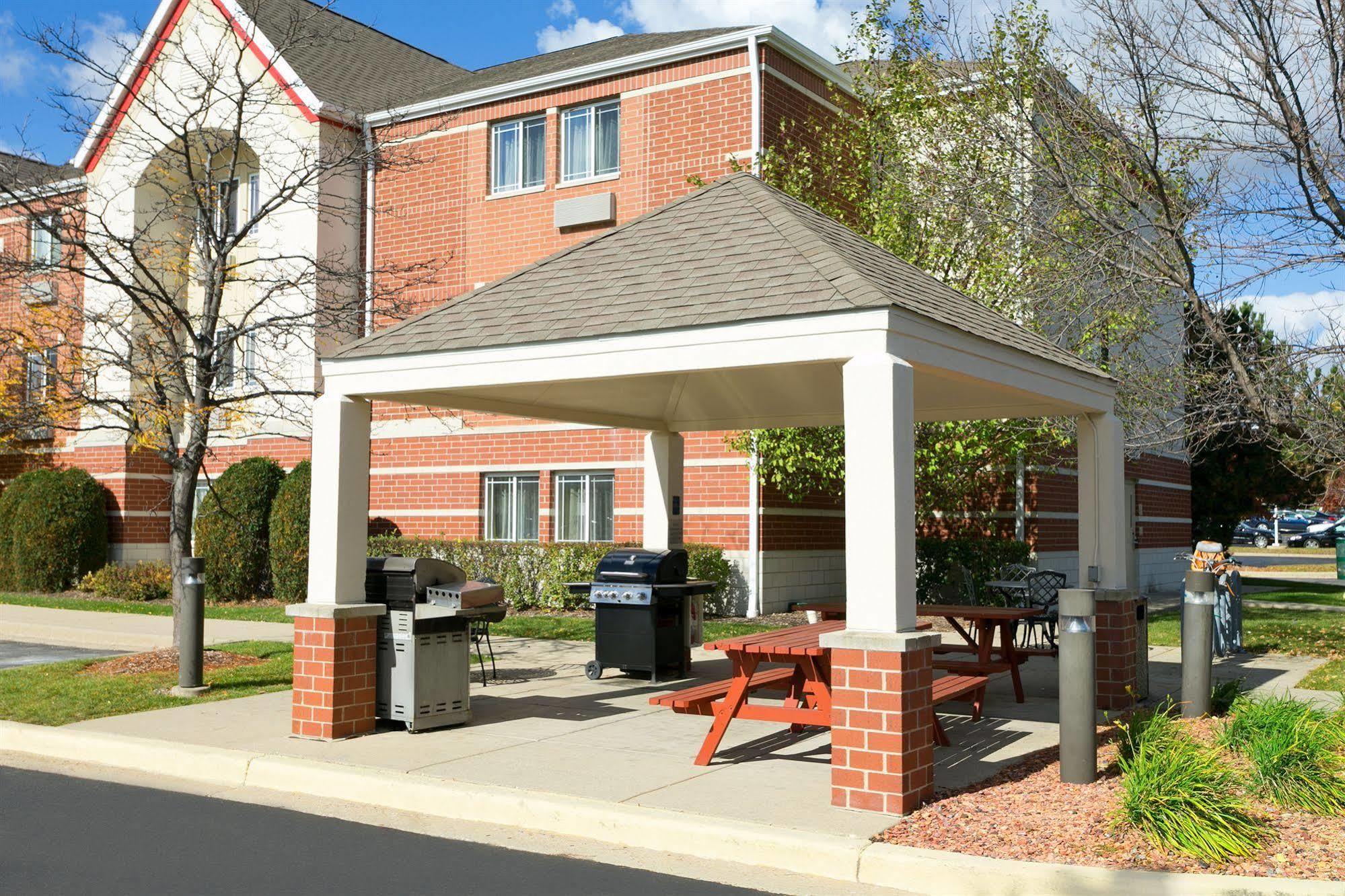Mainstay Suites Hartford Меридън Екстериор снимка