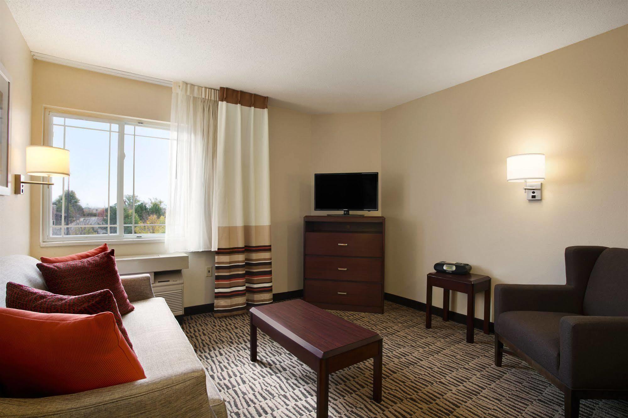 Mainstay Suites Hartford Меридън Екстериор снимка